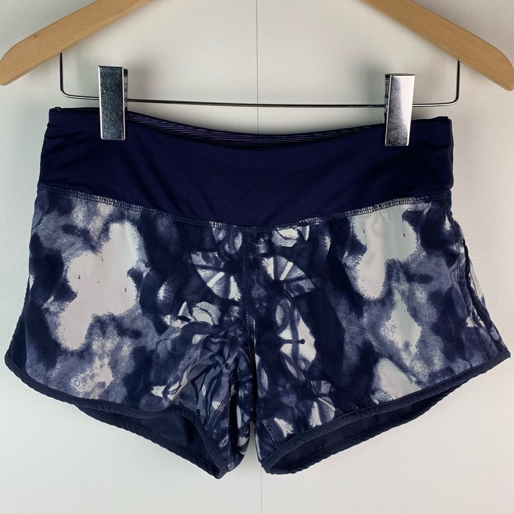 Lululemon Women’s Run Switch Back Short Ink Blot White Deep Indigo/Deep Indigo 4